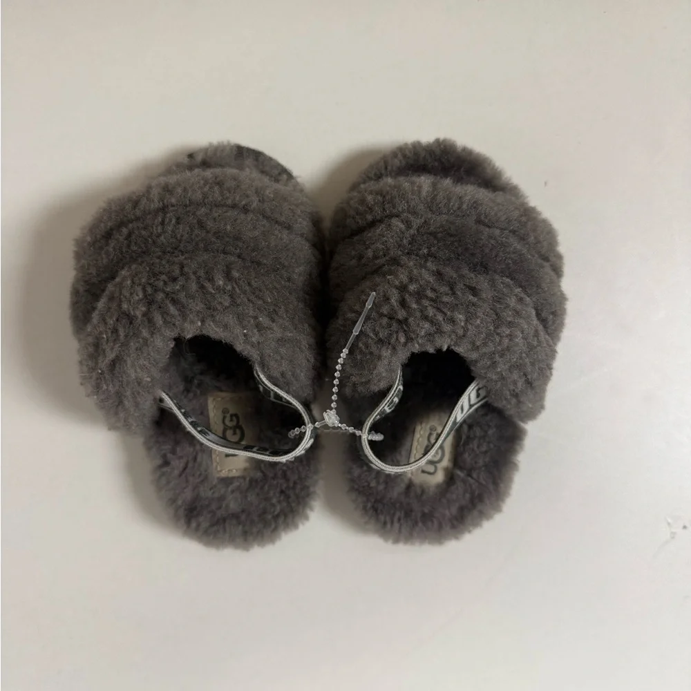 $26 ADD ON Ugg Uggs Gray Fuzzy Slippers 6c‎ Grey Slides Natives Crocs Adidas